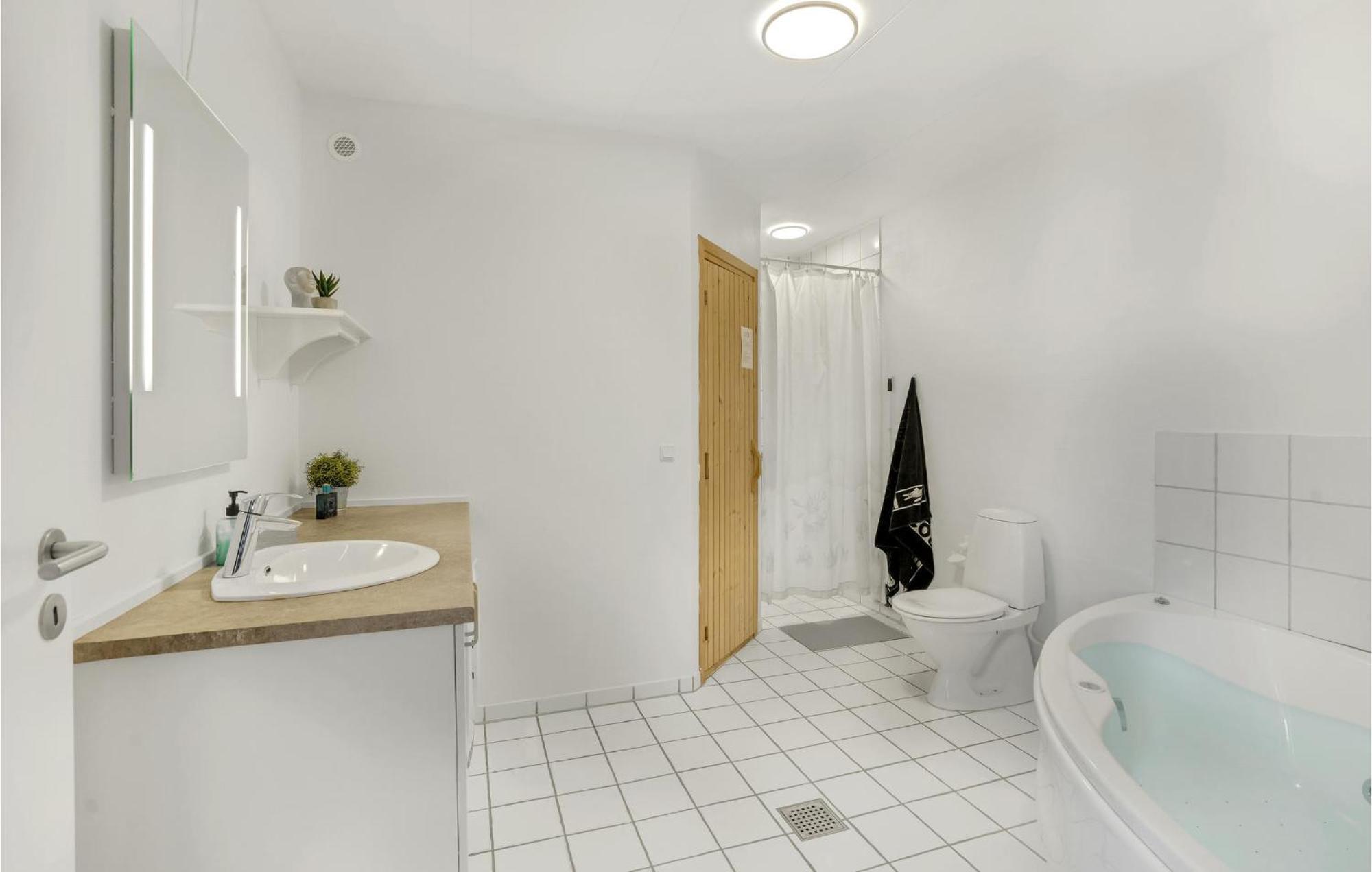 Amazing Home In Hvide Sande With Wifi Bjerregård 외부 사진